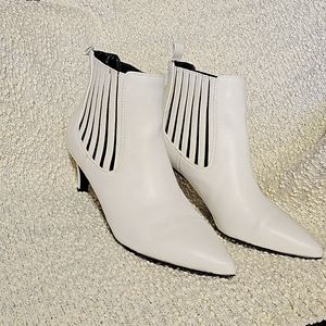 Bleeker & Bond Booties, White, 9